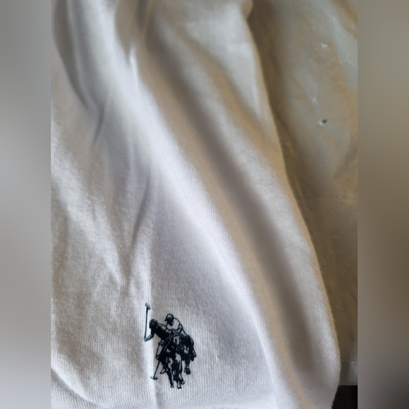 U.S. Polo Assn. White V-Neck Men's Tee, Size XL - Picture 3 of 4